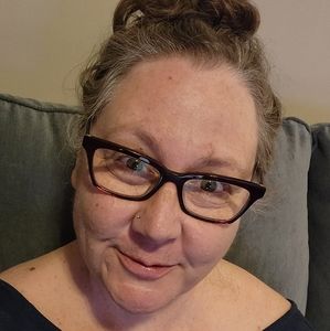 Meet your Posher, Tammy 🇨🇦